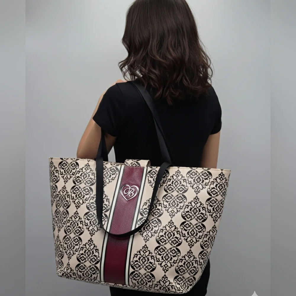 5 pcs Large Tote Bags 2 VS ; 1 Brighton ; 1 deux lux & 1 Barnes & Noble